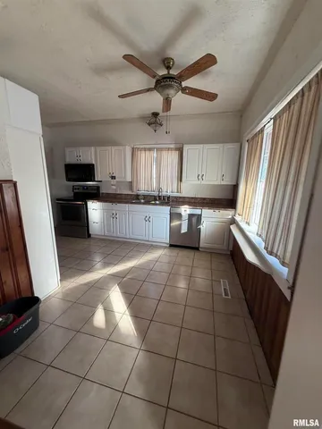 $135,000 | 510 North Maple Street, Benton, IL 62812