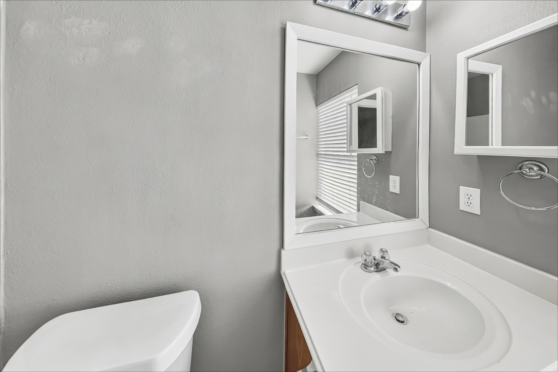 833 Lightningbug Lane Conroe, TX 77301 - Photo 10 of 15