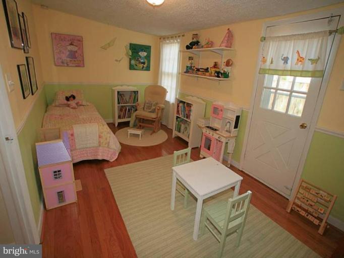 19 Elm Road Riva, MD 21140 - Photo 5 of 10 Bedroom #1