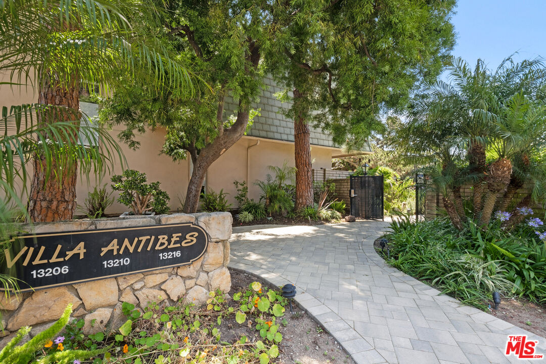 13210 Admiral Avenue, Unit C, Marina del Rey, CA 90292 Compass