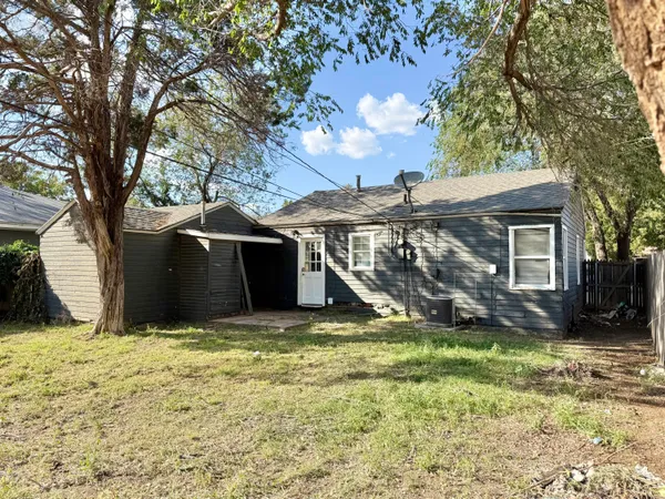 $925 | 2405 23rd Street, Lubbock, TX 79411