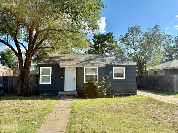 $925 | 2405 23rd Street, Lubbock, TX 79411
