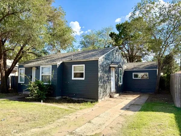 $925 | 2405 23rd Street, Lubbock, TX 79411