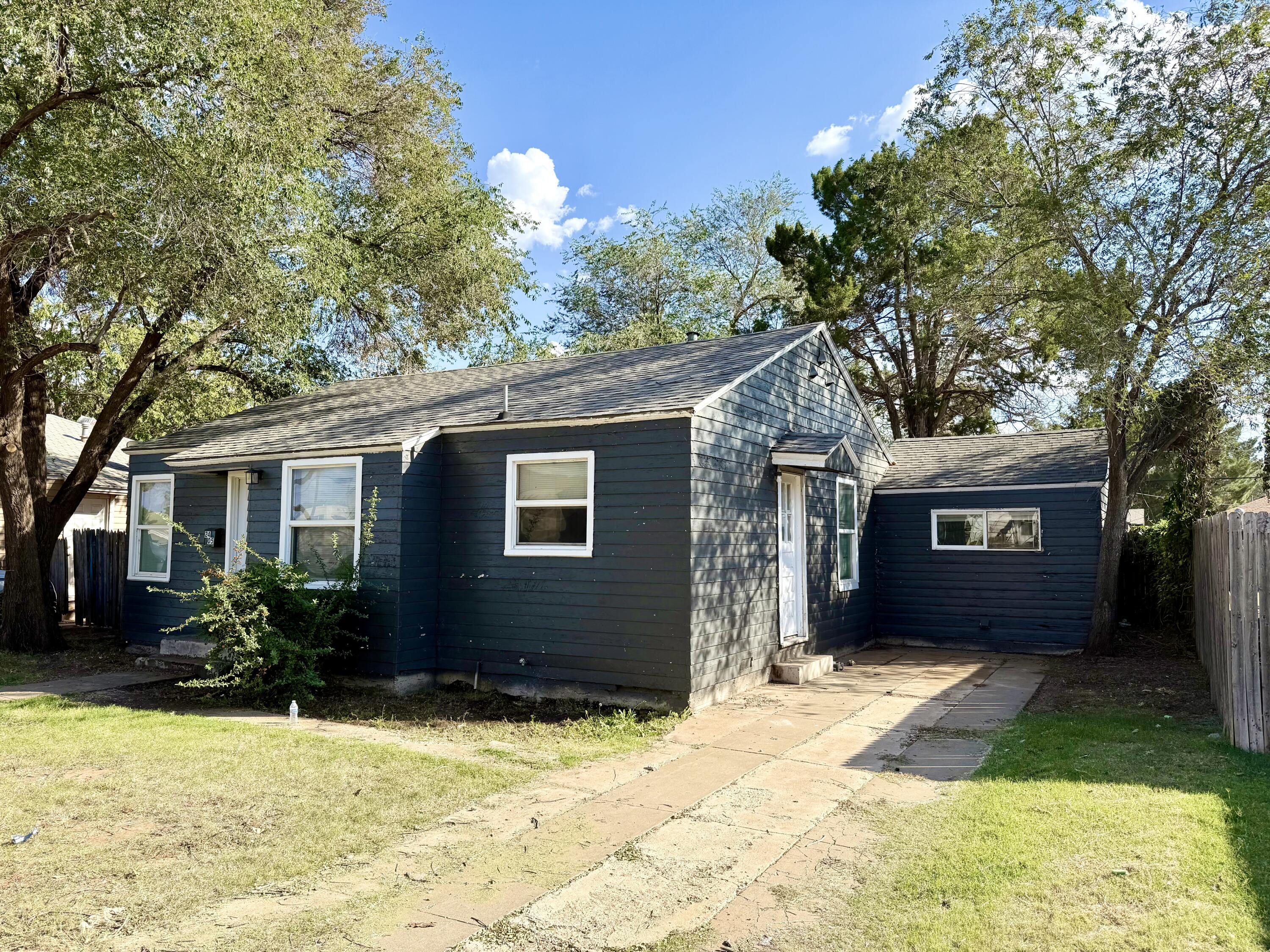 2405 23rd Street Lubbock, TX 79411 - Photo 3 of 17 IMG_4374