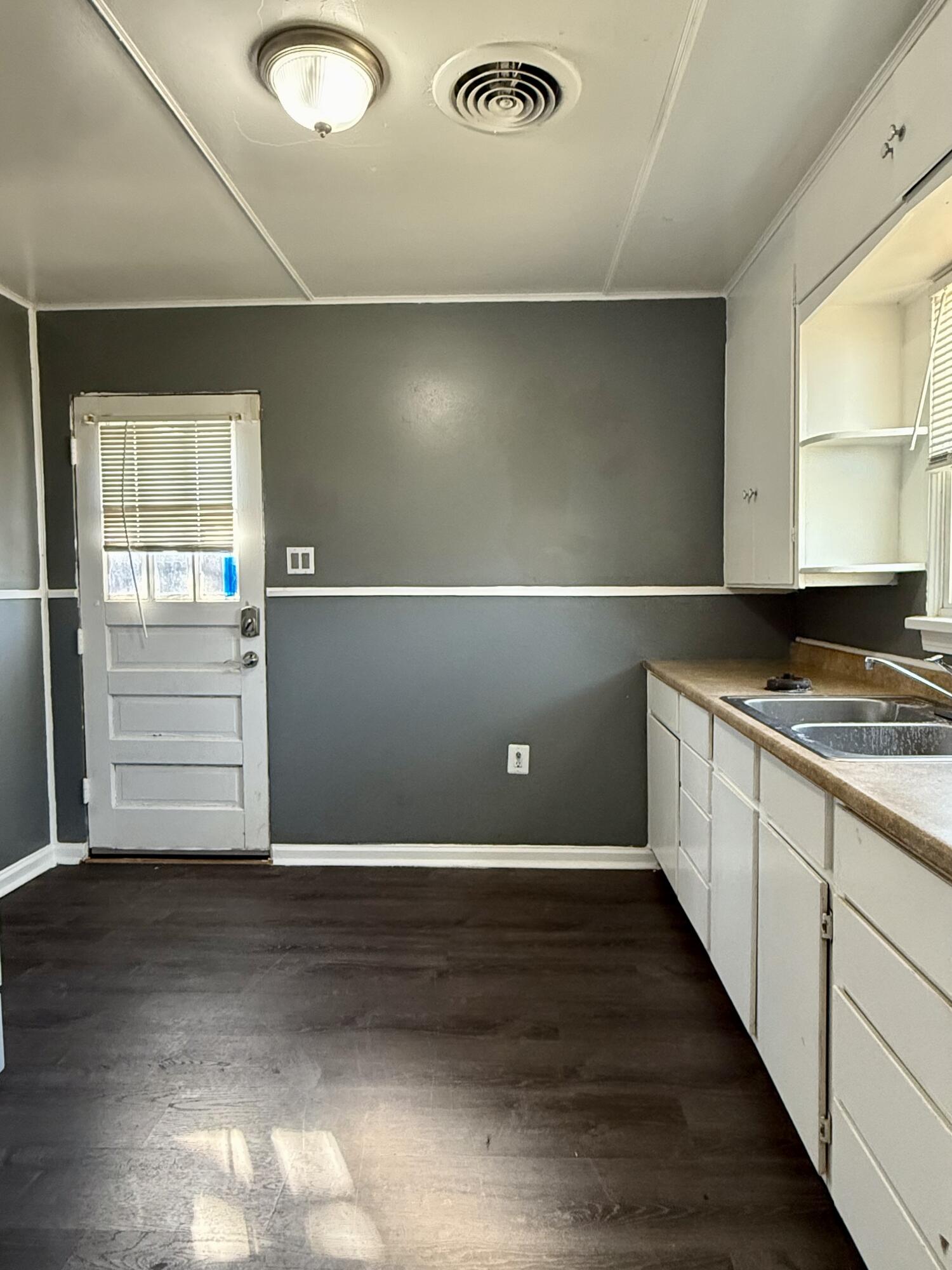 2405 23rd Street Lubbock, TX 79411 - Photo 7 of 17 IMG_4382