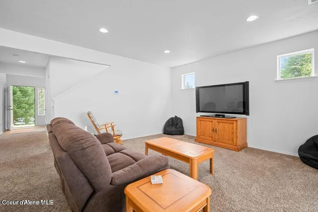 $765,000 | 21714 South Lakeview Drive, Worley, ID 83876