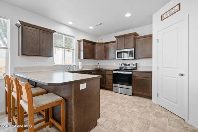 $765,000 | 21714 South Lakeview Drive, Worley, ID 83876