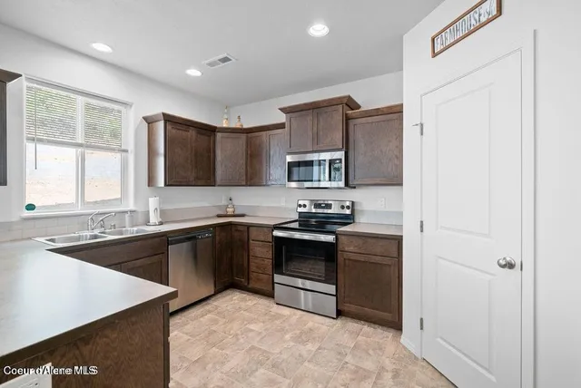 $765,000 | 21714 South Lakeview Drive, Worley, ID 83876