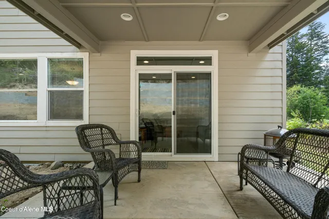 $765,000 | 21714 South Lakeview Drive, Worley, ID 83876