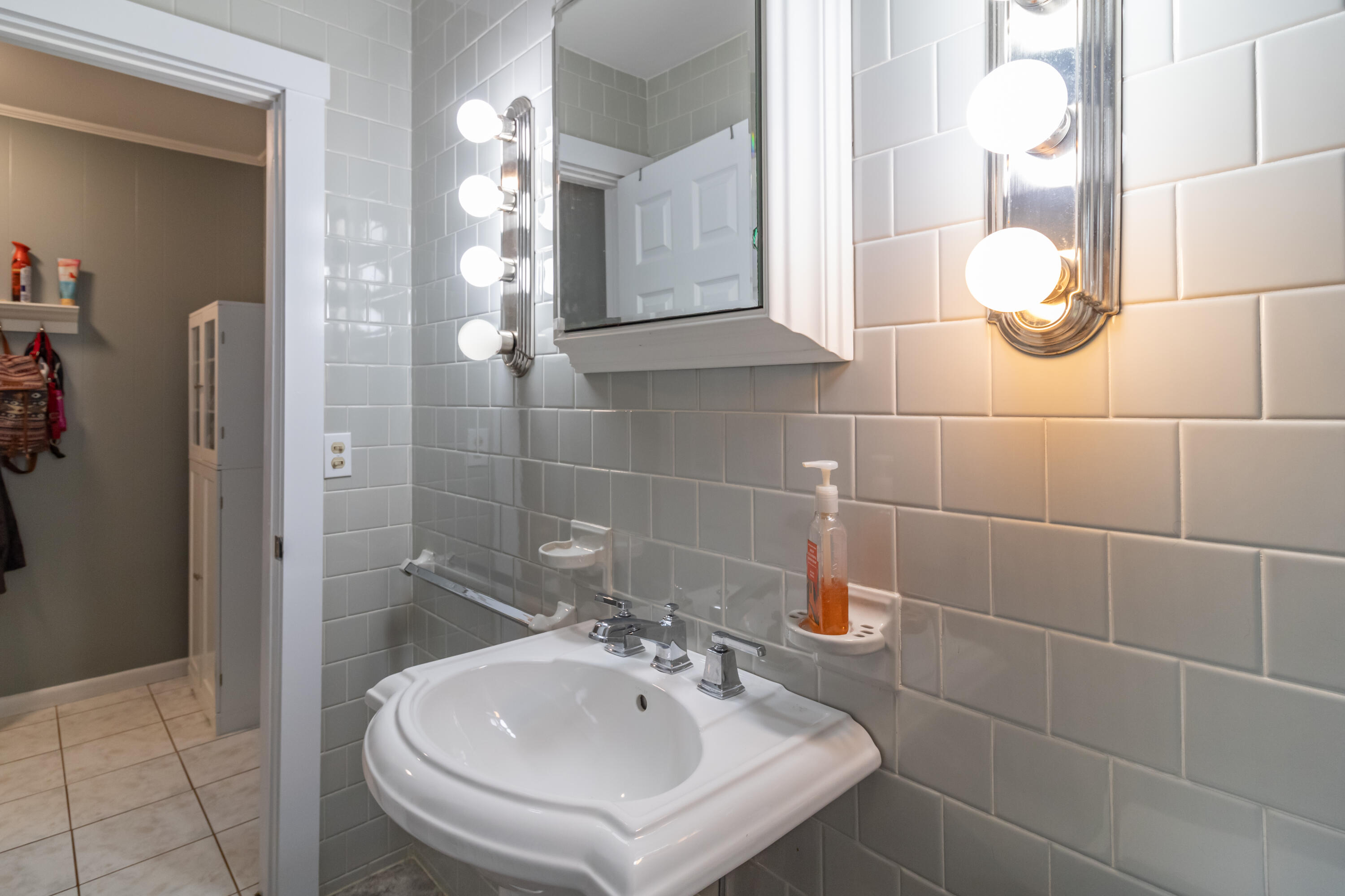 278 Sunset Road Deer Isle, ME 04627 - Photo 31 of 75 278 Sunset Road Interiors-26