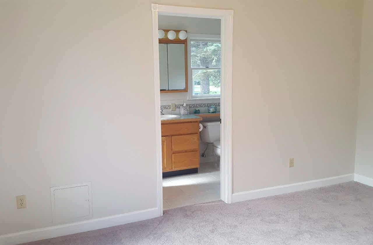 1258 North Morrish Road Flint, MI 48532 - Photo 15 of 35 21319555-14.JPG