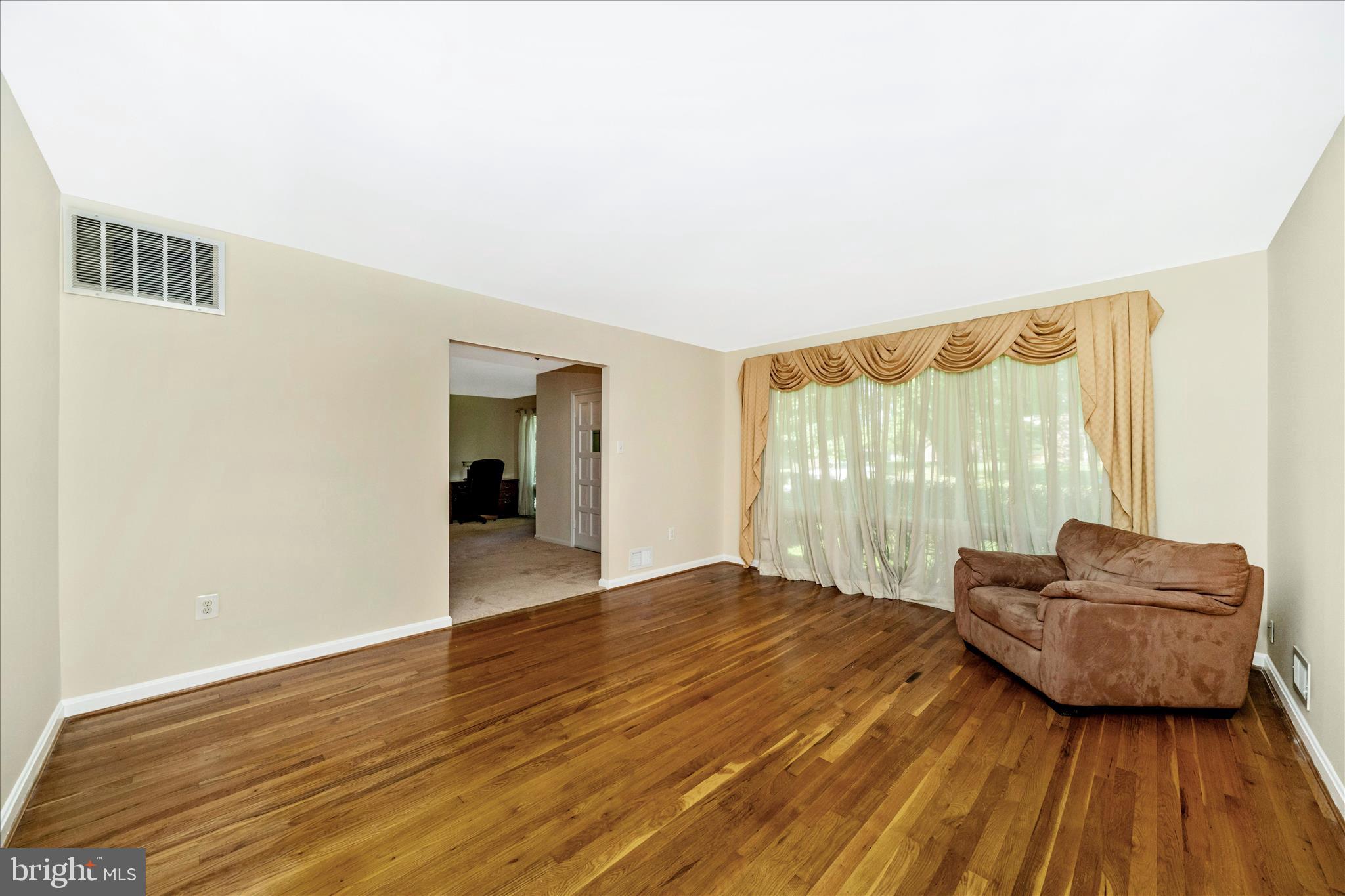 13001 Buccaneer Road Silver Spring, MD 20904 - Photo 24 of 58 Living Room 5