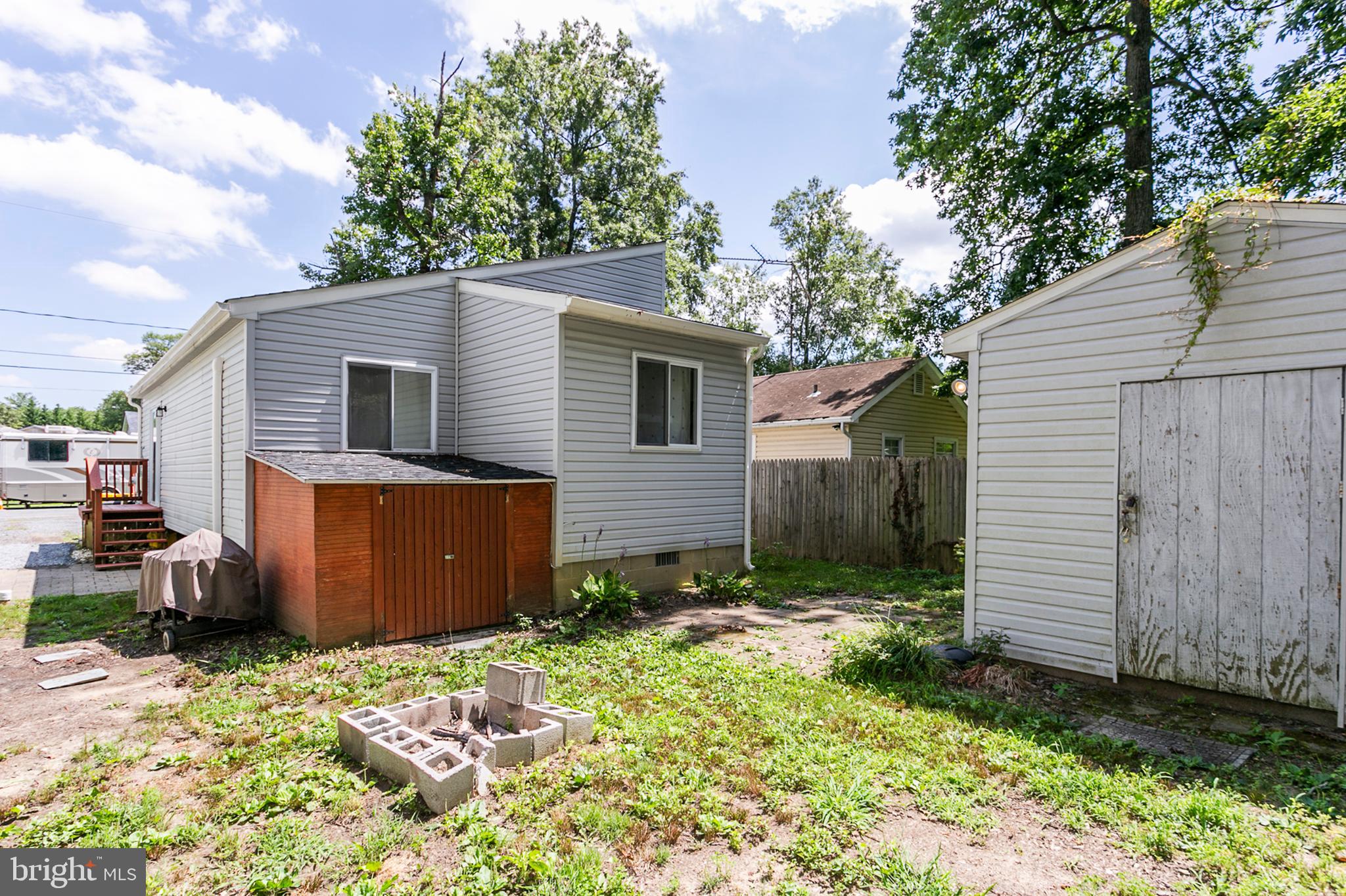 1638 Bay Ridge Road Edgewater, MD 21037 - Photo 15 of 21 Plenty of outdoor storage!