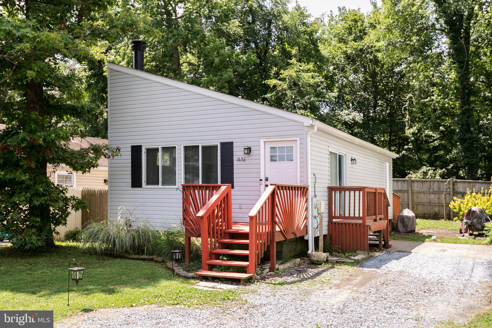 1638 Bay Ridge Road Edgewater, MD 21037 - Photo 3 of 21 Contemporary cottage on a tree-lined lot!