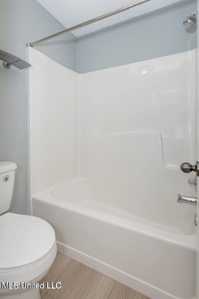 602 Ronda Lane Ocean Springs, MS 39564 - Photo 9 of 31 Bathroom