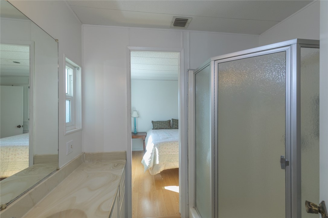 4878 Leonard Road, Unit 3 Mariposa, CA 95338 - Photo 17 of 50 Guest bathroom