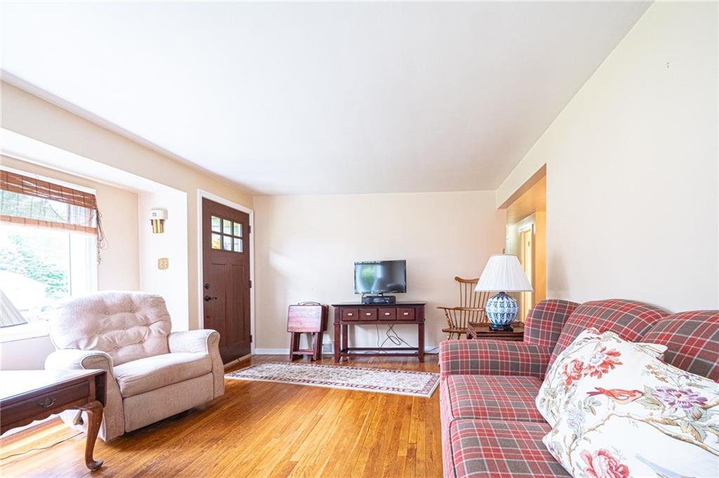 111 Tyler Road Pittsburgh, PA 15237 - Photo 3 of 25