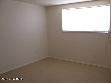 7441 North Rae Avenue Tucson, AZ 85741 - Photo 11 of 13 master bed