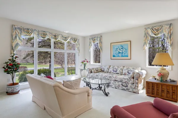 $839,000 | 11 Captain Parker Drive, Lee, NH 03861