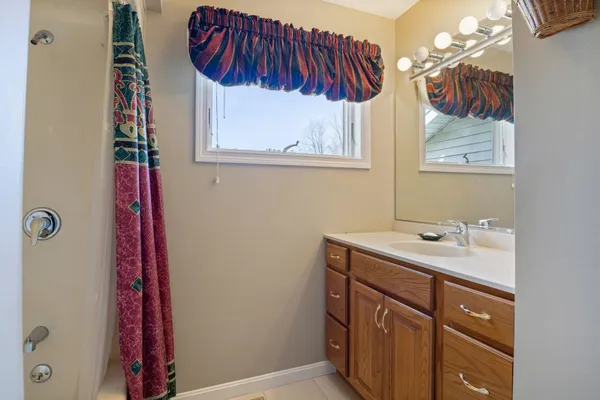$839,000 | 11 Captain Parker Drive, Lee, NH 03861
