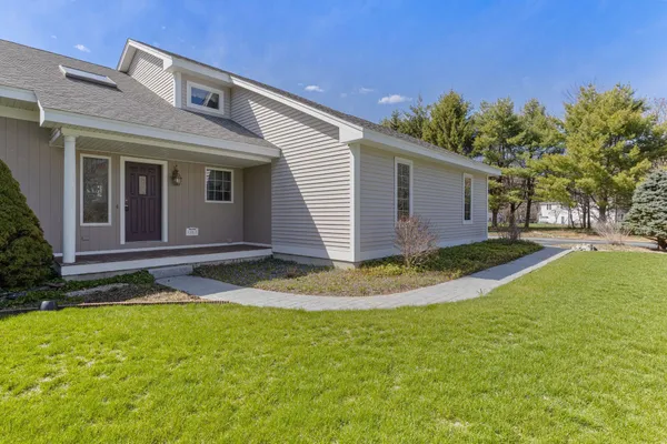 $839,000 | 11 Captain Parker Drive, Lee, NH 03861