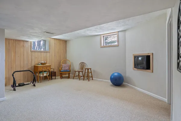 $839,000 | 11 Captain Parker Drive, Lee, NH 03861