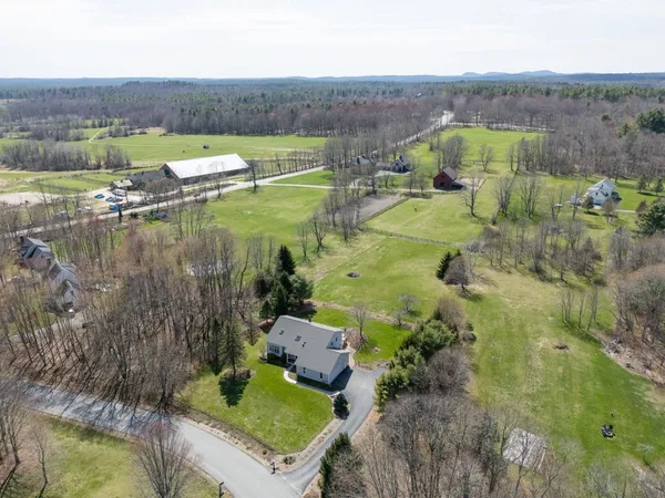 $839,000 | 11 Captain Parker Drive, Lee, NH 03861