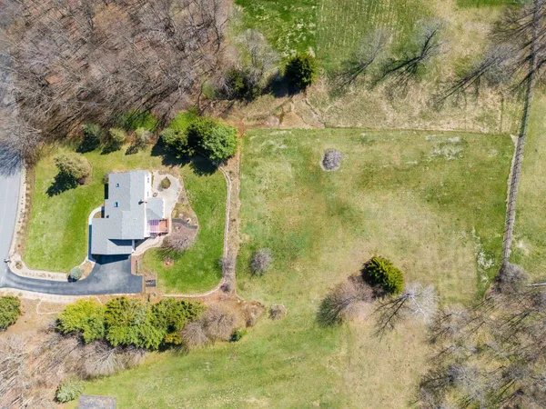 $839,000 | 11 Captain Parker Drive, Lee, NH 03861