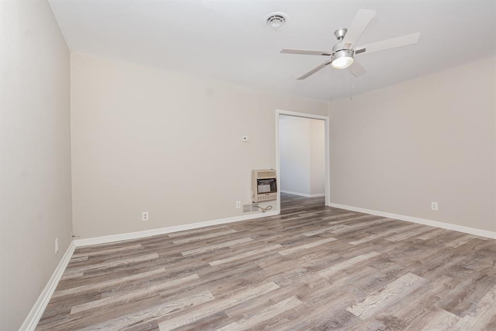 502 West Bells Boulevard Bells, TX 75414 - Photo 4 of 29