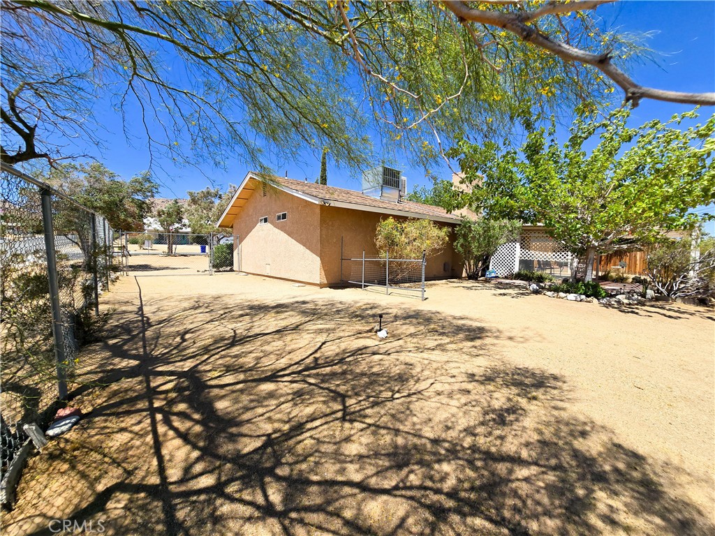 23911 Tahquitz Road Apple Valley, CA 92307 - Photo 17 of 32