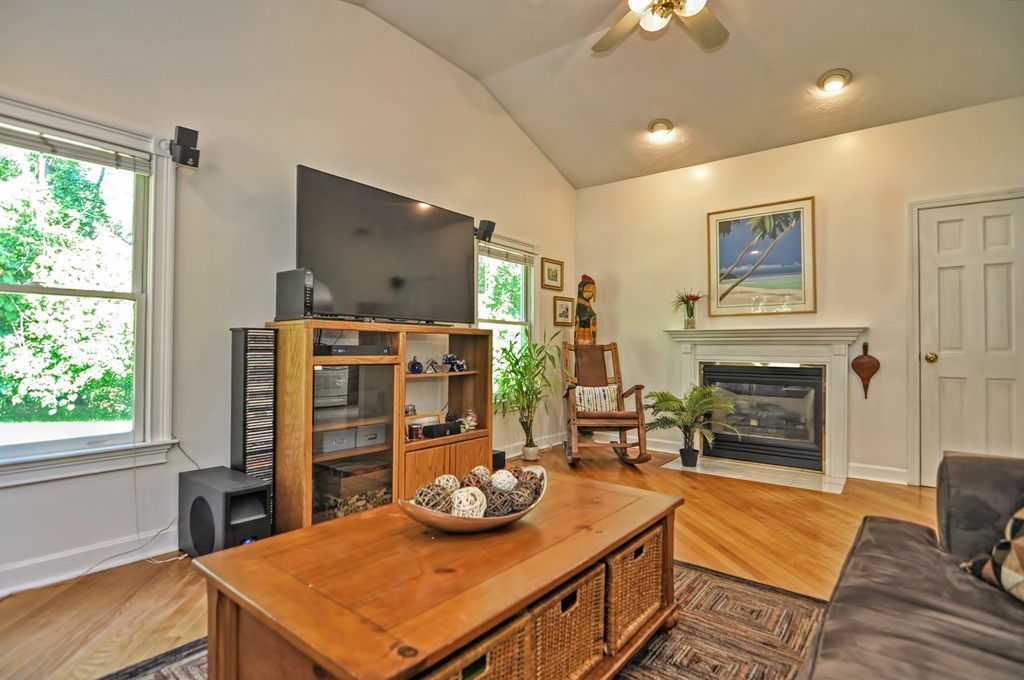 206 Edge Hill Road Sharon, MA 02067 - Photo 4 of 30 Gallery Image 4