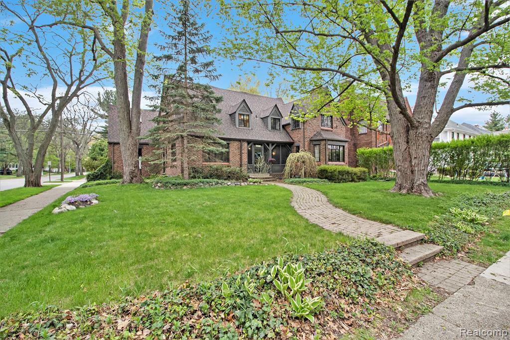 1301 Bishop Road Grosse Pointe Park, MI 48230 - Photo 2 of 31
