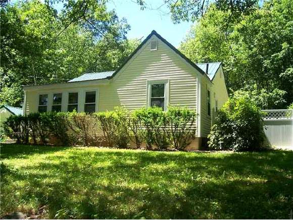 64 English Range Road Derry, NH 03038 - Photo 1 of 5