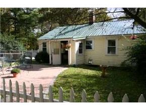 64 English Range Road Derry, NH 03038 - Photo 3 of 5