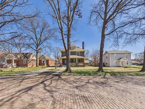 $220,000 | 517 South Eddy Street, Fort Scott, KS 66701