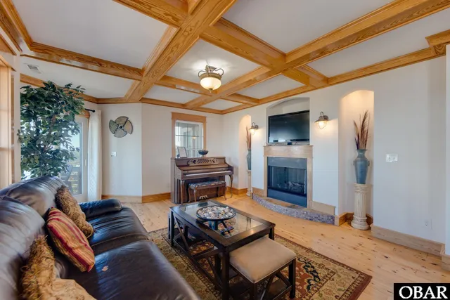 $1,995,000 | 71 Ocean Boulevard, Southern Shores, NC 27949