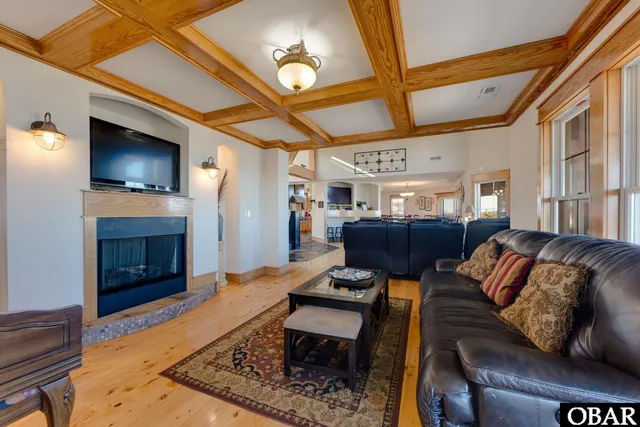 $1,995,000 | 71 Ocean Boulevard, Southern Shores, NC 27949