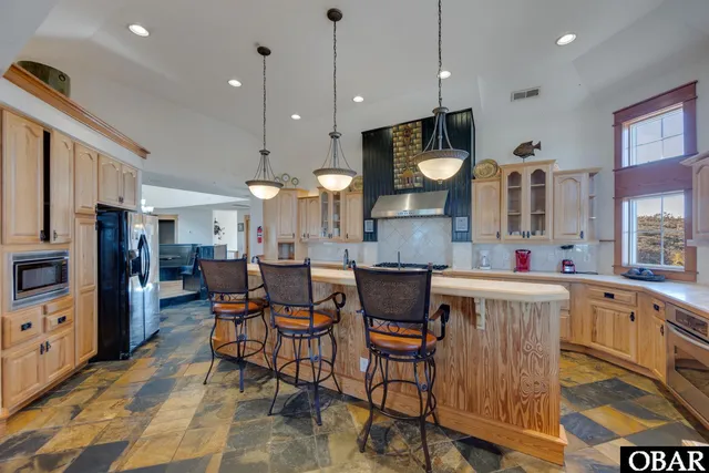 $1,995,000 | 71 Ocean Boulevard, Southern Shores, NC 27949