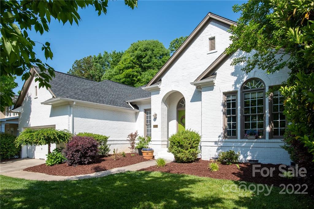 8804 Brentfield Road Huntersville, NC 28078 - Photo 2 of 39 a front view of a house with a yard