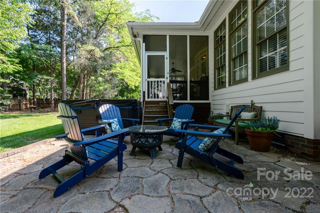 8804 Brentfield Road Huntersville, NC 28078 - Photo 35 of 39 a view of a backyard with sitting area