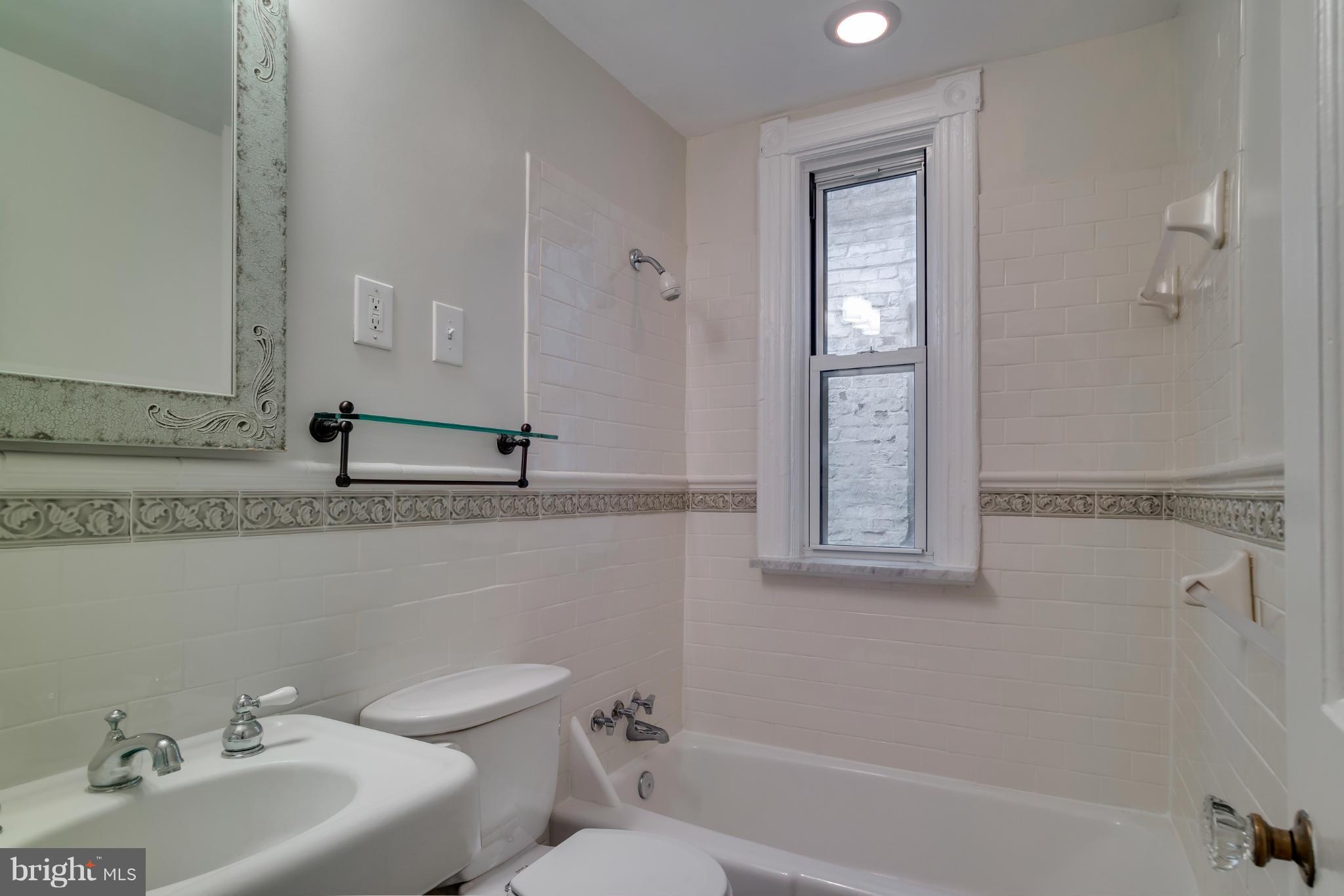 3040 R Street Northwest, Unit 2 Washington, DC 20007 - Photo 6 of 28 Bath