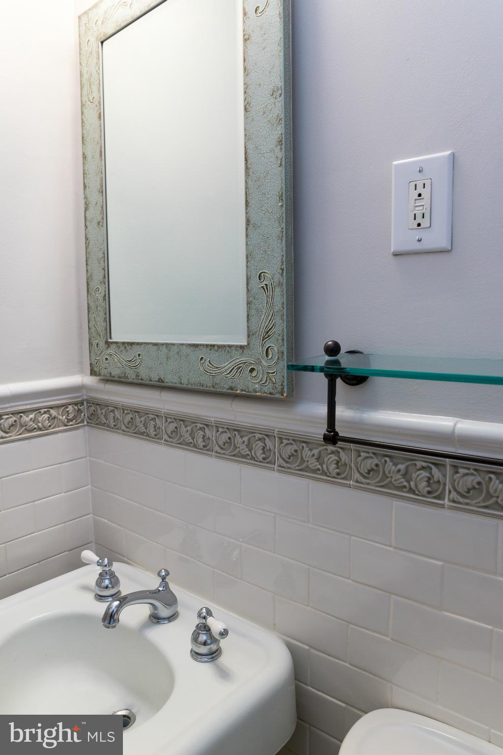 3040 R Street Northwest, Unit 2 Washington, DC 20007 - Photo 8 of 28 Bath
