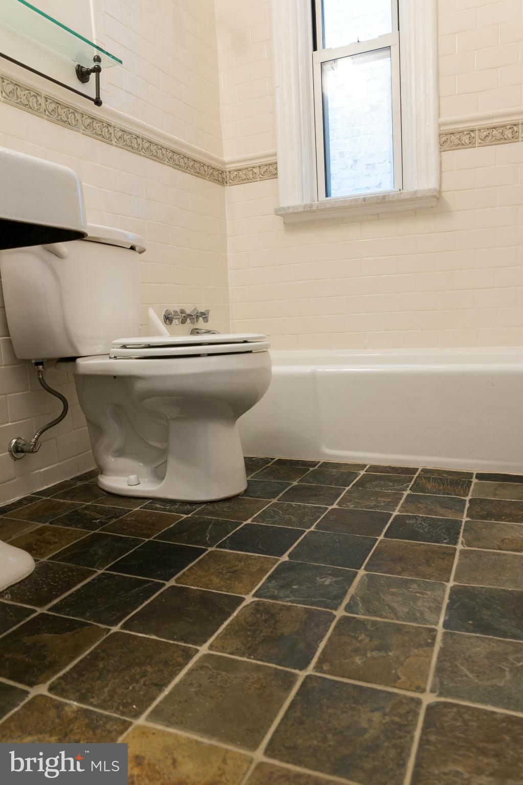 3040 R Street Northwest, Unit 2 Washington, DC 20007 - Photo 9 of 28 Bath