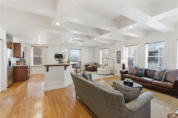 $365,000 | 229 Ward Parkway, Unit 603B, Kansas City, MO 64112