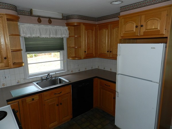 25 Stoneleigh Road Worcester, MA 01606 - Photo 3 of 8 Gallery Image 3