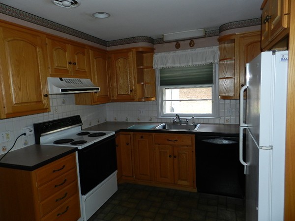 25 Stoneleigh Road Worcester, MA 01606 - Photo 4 of 8 Gallery Image 4