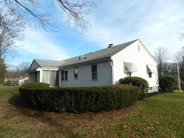 25 Stoneleigh Road Worcester, MA 01606 - Photo 5 of 8 Gallery Image 5