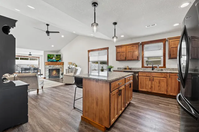 $415,000 | 2866 Coventry Circle, River Falls, WI 54022