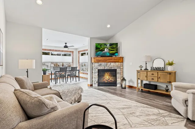 $415,000 | 2866 Coventry Circle, River Falls, WI 54022