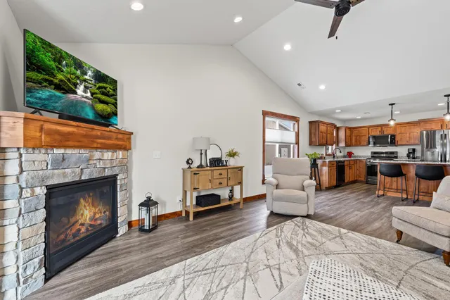 $415,000 | 2866 Coventry Circle, River Falls, WI 54022